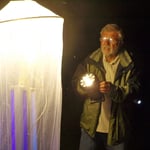 Am Netz können die Nachtfalter nur bestimmt werden, wenn sie von aussen angeleuchtet werden