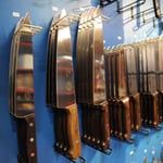 Auch Messer für Metzger und Köche können gekauft werden.