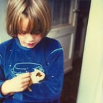 Meersäuli. Im privaten Streichelzoo auf dem Balkon der Eichenstrasse