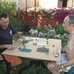 Leonardo: Sono sveglio e concentrato... sono sveglio e concentrato! Alessandro: Lo so, lo so... anche io... anche io!