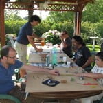 Si ricorre a tutto.. pur di andare avanti..  the freddo, acqua fresca, caffè extra, birra...  Birra? Beh sui gusti.....