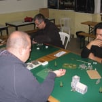 Adoro questi momenti prima di lanciare i dadi, dove per qualche breve istante posso illudermi di lanciare tre 6.