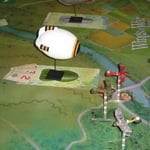 Uno dei palloni in fiamme dopo l'attacco dei caccia