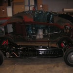 Und er steht sich imemrnoch die Schweller krumm,