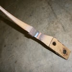 Masseklemme mal schnell von dem Batteriemasseband abgeklemmt und auf den Hebel gesteckt, verschweißt und es sieht wieder aus wie vorher :-)