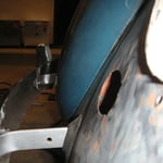 Die gummidurchführungen passen bei montierter Stoßstange samt Haltern auch problemlos.