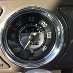 Fuck the Police :-)) Das Temperaturproblem habe ich nun auch behoben -> hatte den Ölfilter falschrum angeschlossen, Eingang/Ausgang vertauscht. Das Öl konnte so nicht zum Kühler und zum Filter gelangen, das das im Deckel eingebaute Überdruckventil keinen