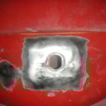 Das eingeschweißte Blech, links war auch noch eine Beule