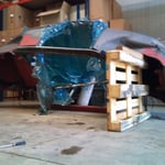 und die Paletten zur Absicherung druntergestellt