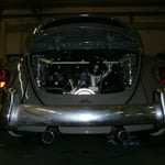 Die Stoßstange ist nur provisorisch für die erste Probefahrt, meine habe ich vertickt, weil ich Geld brauchte. Was für welche ich nun nehmen, steht noch in den Sternen :-/