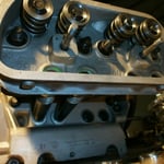 einfach verstärkte SCAT Federn.