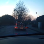 So, wir haben die Bodengruppe nun wieder von der heimischen Garage zur Halle gebracht, um dort alles probeweise montieren zu können. Danke also mal an Vattern, der mir das Ding von A nach B transportiert :-)