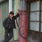 かつては現役だった手動式 給油機と村田部員