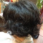 毛先に動きをつけるパーマ　ショートボブ