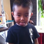 男の子　ヘアースタイル　刈り上げ