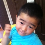 男の子　ヘアースタイル刈り上げ　