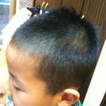 男の子　ヘアースタイル刈り上げ