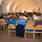 Idyllische Lesung Franzobel und Maxi Blaha Schloss Orth an der Donau