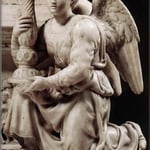 Ángel sosteniendo un Candelabro.