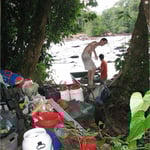 Transbordement du matériel dans un saut