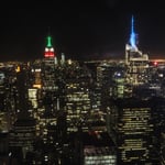 Vue nocturene de "Top of the Rock" au sommet du Rockfeller Center