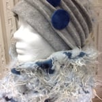 Zottel blau, mütze mit 5 Falten, Mütze 37,00 € Schal 36,00 €