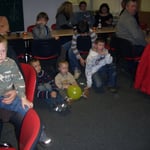 gespanntes Warten auf den Weihnachtsmann