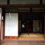 開け放たれた竹の丸には風鈴が吊り下げられていました。　　　　　　　　・開け放ち風鈴の音の途切れなく(和良)