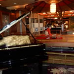 宿泊した和倉温泉の加賀屋では琴の演奏を聴くこともできました。　　　　・弾初の琴の調べを聞く湯宿（和良）