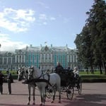 大黒屋光太夫がエカテリーナ二世に拝謁した宮殿です。琥珀の間で有名です。 ・光太夫来たりし宮殿空澄めり(和良)