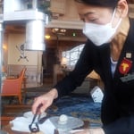 鳴門市のホテルでは目の前で生搾りしたモンブランが好評でした。　　・目の前で生搾りしてモンブラン(和良)