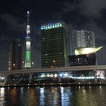 浅草の吾妻橋から眺めたスカイツリーの夜景です。　　　　　　　　　　　　　　　　　　　　　　　　　　　　　　　　　　　・冬の夜のスカイツリーの青さかな(和良)