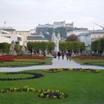 ザルツ゚ブルグのミラベル庭園は映画サウンドオブミュージックの舞台です。　・庭園は名画の舞台冬紅葉(和良)