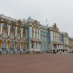 サンクトペテルブルグにあるエカテリーナ女帝の夏の宮殿です。　　　　　・エカテリーナ宮殿仰ぐ小春かな（和良）