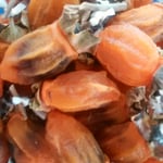 吊るし柿は冷たい風に曝されて綺麗な色に仕上がりました。　・吊るし柿風が仕上げてくれし艶（和良）