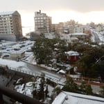 加賀屋の部屋からは湯煙の立つ和倉温泉の風景も眺められました。　　　　・湯煙や雪の和倉は静かなる（和良）