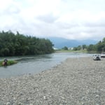丈六寺の前の勝浦川では落鮎を釣る人たちがいました。　　　　　　　　　　　　　　　　　　　　　　　　　　　　　　　・落鮎を釣るとは待ちに待てること(和良)