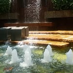 ＪＲ浜松駅の地下街には噴水があり涼しい風が吹き渡っていました。　　　・地下街に噴水のある涼しさよ（和良）