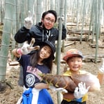 掘り出した筍は大きく、重かったことにびっくりしました。　・掘り上げし筍こんなにも重し（和良）