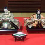 届けられた雛人形は一度だけしか飾られなかったと聞きました。　　・飾りしは一度切りてふ古雛(和良)