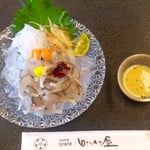 馴染の店でこの時季ならではの鮎の背ごしもいただきました。　　・待ちかねし鮎の背ごしもいただきて(和良)