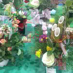 阿南市の竹の里にある産直市では小さい門松がよく売れていました。　・店頭のミニ門松のよく売れて(和良)