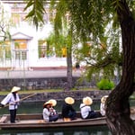 暮れが早く倉敷美観地区の掘割にも街の灯が映り始めました。　　　　　　　　・暮早き街に灯水面にも(和良)