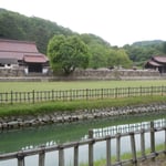 岡山県備前市の閑谷学校です。三百余年の歳月を経ています。　　　　　　　　　　　　　　　　　　　　　　　　　　　・閑谷は青葉若葉に鎮もれる(和良)