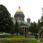 世界最大の教会建築と言われるイサク聖堂には歴史が刻まれています。　　・露の世の歴史を教会に学ぶ（和良）