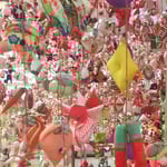 吊るされた雛飾りには手作りならではの温かみが感じられました。　　　・手作りの情のありけり吊し雛(和良)