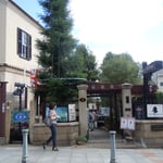 北野異人館ではほとんどの建物が国旗を掲げていました。　　　　　　　　　　　　　　　　　　　　　　　　　　　　　　・秋晴や国旗を掲げ異人館(和良)