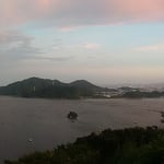 秋の夕日が落ちた後も鳴門のウチノ海の空は青かったです。　・内海を見下ろして聞く虫時雨（和良）
