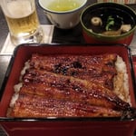 浜松の八百徳本店でヤマハ時代の同期生と鰻重をいただきました。　　　・浜松に来て旧友と食ぶ鰻(和良)