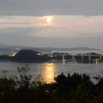 鳴門市のカルフォルニアテーブルで中秋の名月を観てきました。　　・名月の照らす鳴門の海静か（和良）